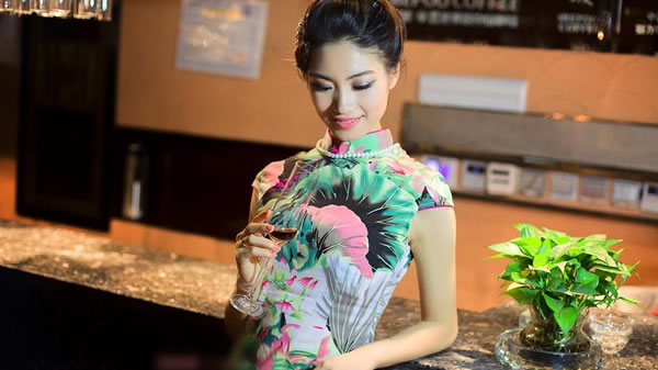 1969年属鸡的人2025年生肖运势如何