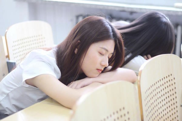 ɳ�н�����Ů�˵�����